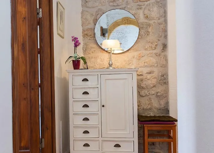 Old Town Хостел *