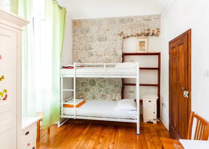 Old Town Хостел *